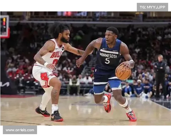 爱德华兹与鲍尔正面交锋 森林狼力克黄蜂赢得胜利