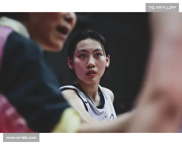 中国球员淡厚然NCAA表现引发对其未来职业规划讨论